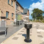 Semesterbostad Roomy Getaway Near F1 Stavelot