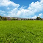 Roomy Getaway Near F1 Semesterbostad Stavelot