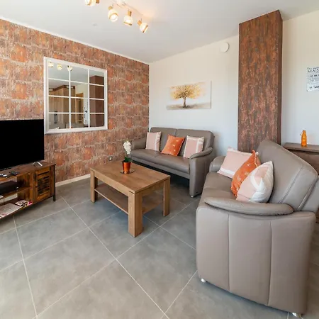 Casa vacanze Roomy Getaway Near F1