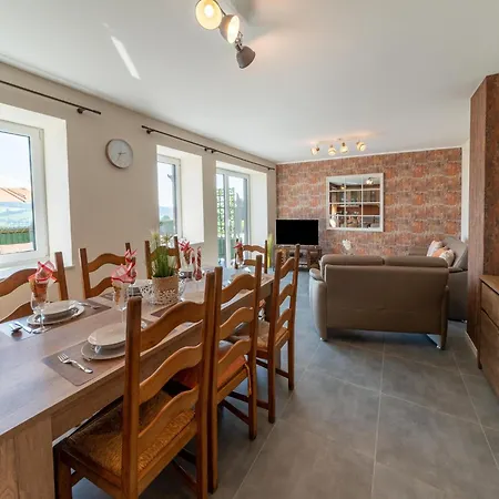 Roomy Getaway Near F1 Stavelot