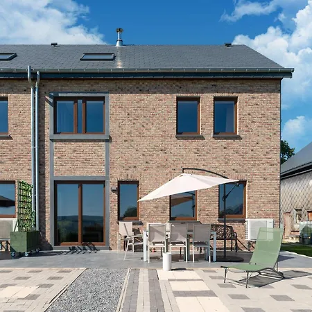 Roomy Getaway Near F1 Feriehus *