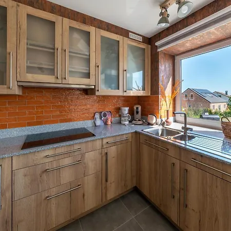 Ferienhaus Roomy Getaway Near F1