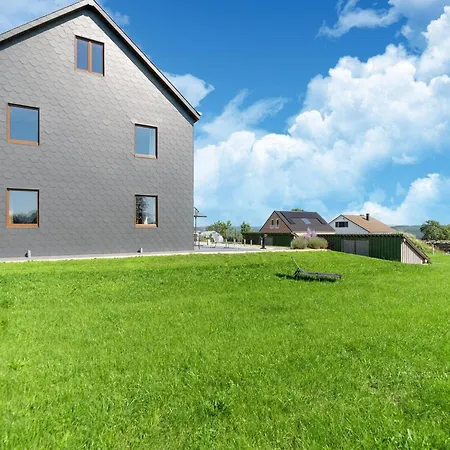 Roomy Getaway Near F1 Ferienhaus Stavelot