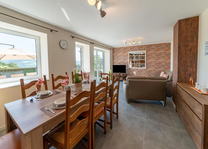 Roomy Getaway Near F1 Stavelot