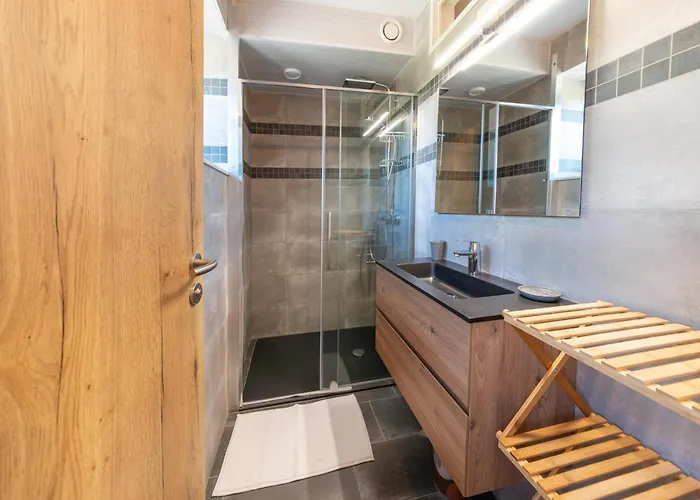 Roomy Getaway Near F1 * Stavelot