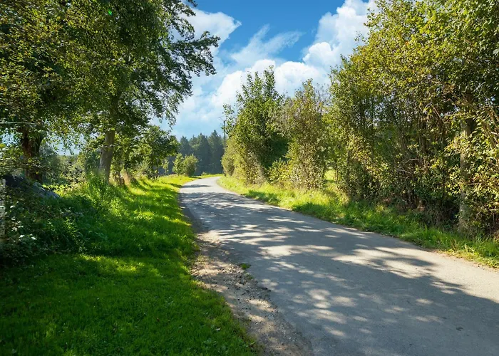 Roomy Getaway Near F1 Feriehus *